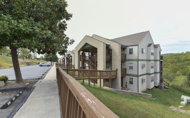 Table Rock Lookout Duo - Spacious Balcony