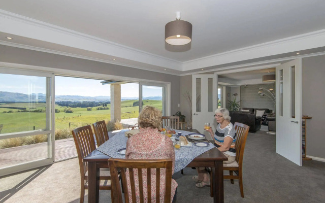 Ribbonwood Country House