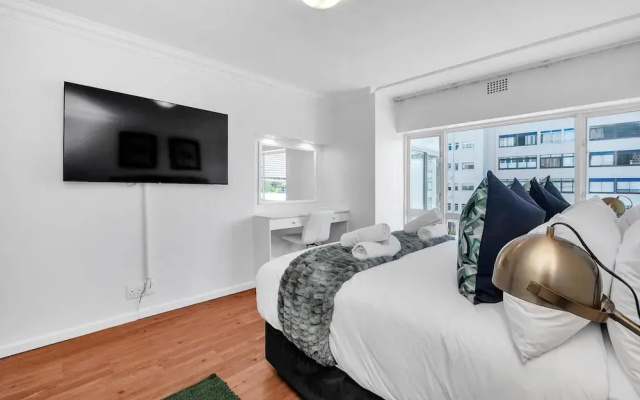 2bed Central Apartment in Cape Town Atlantic Point