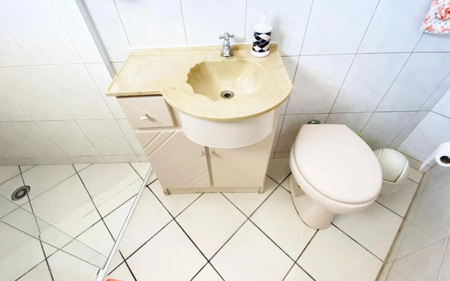 Maravilhoso sobrado com piscina e cascata