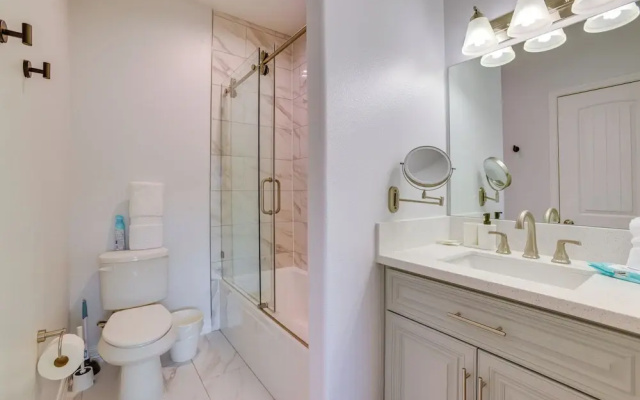 Pet-friendly Duplex Unit in Southwest Houston