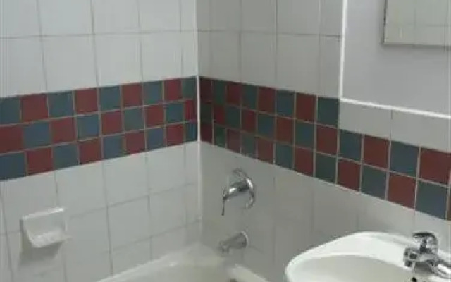 Neill-Wycik Backpackers Hotel