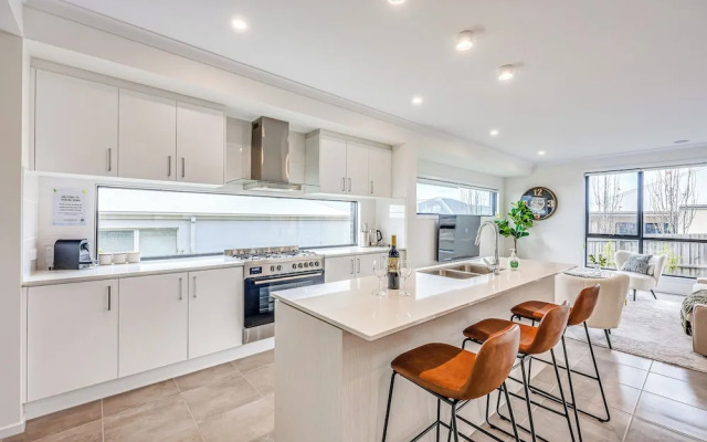 StayAU 5BR Family Getaway GreaterGeelong in Duneed