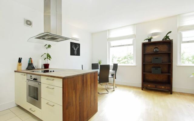 2 Bdr in Kensington E1 by the Residences
