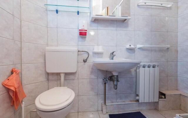 Stunning Home in Zbandaj With Wifi and 2 Bedrooms