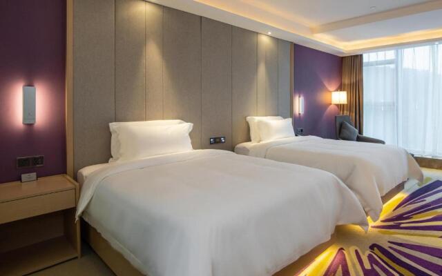Lavande Hotel Yibin University City Exhibition Center