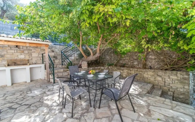 Villa Adamantia in Ozias