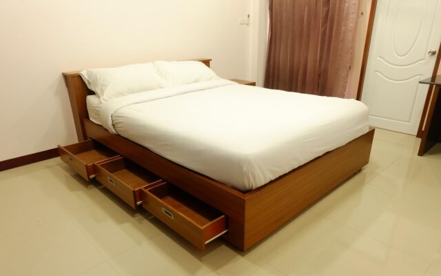 Warit Tower At Chang Phuak By Hjz