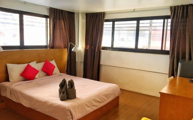I Room Hotel