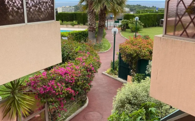 Superbe 2P vue mer, ensoleillé, piscine