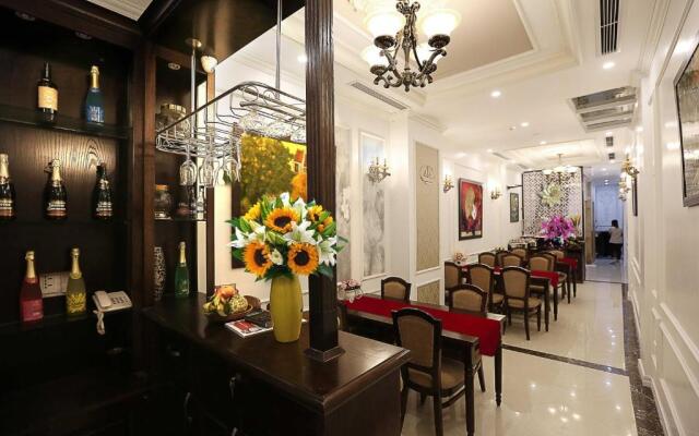 Golden Sail Hotel
