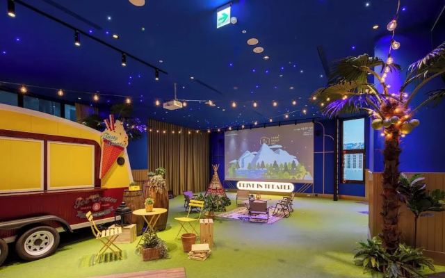 Roaders Plus Hotel Theme