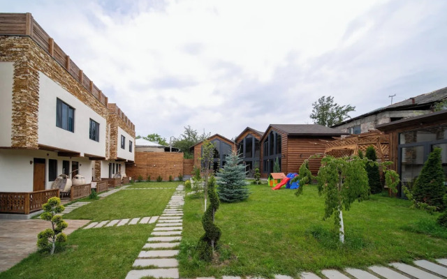 Taniqinn Dilijan Cottages