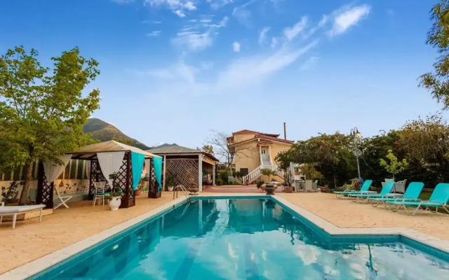 Beachfront Luxury Villa-private Pool Garden Heaven