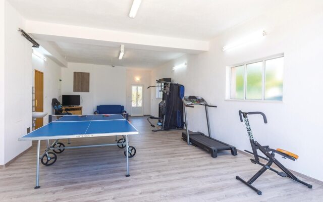 Nice Home in Kastel Kambelovac With Wifi and 4 Bedrooms