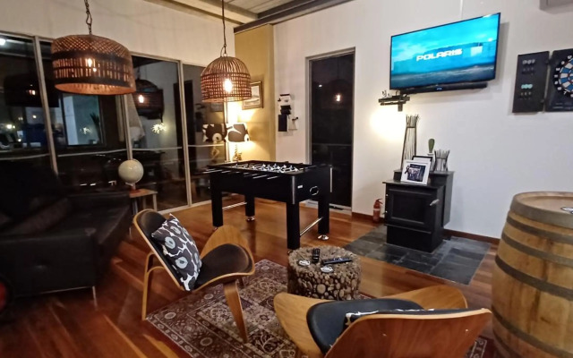 Sow and Piglets Guesthouse - Hostel