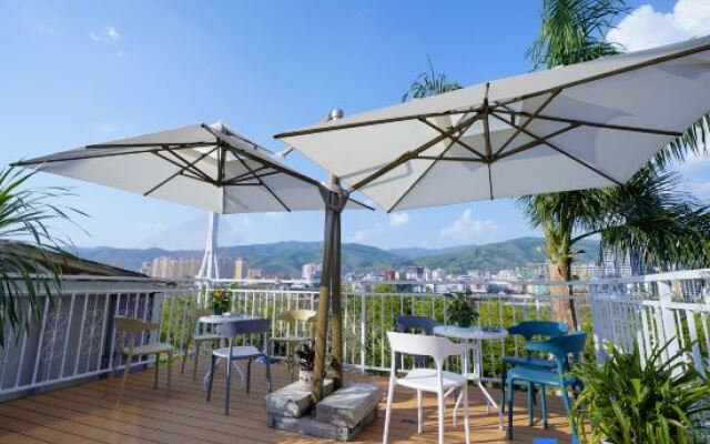 Xishuangbanna Jinghong Danrui Lanzhu Light Luxury Homestay