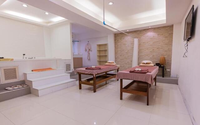 Avana Hotel and Convention Center (SHA Plus+)