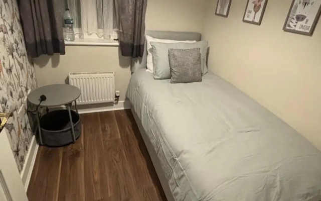 Trowbridge House, Long Stay Disc, Parking, Wifi