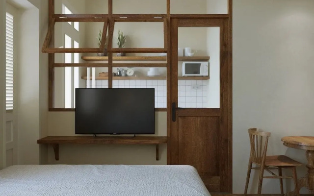 UNIQUE Creative Apartment in Old Quarter