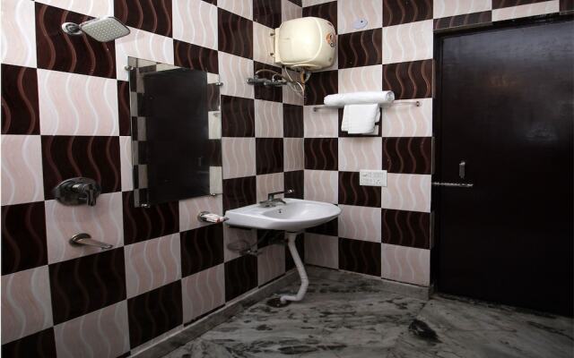 OYO 9192 Hotel Raghav Residency