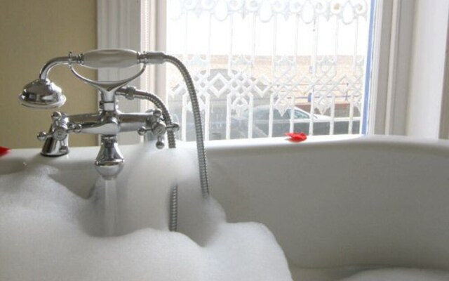 Waterside Boutique Hotel