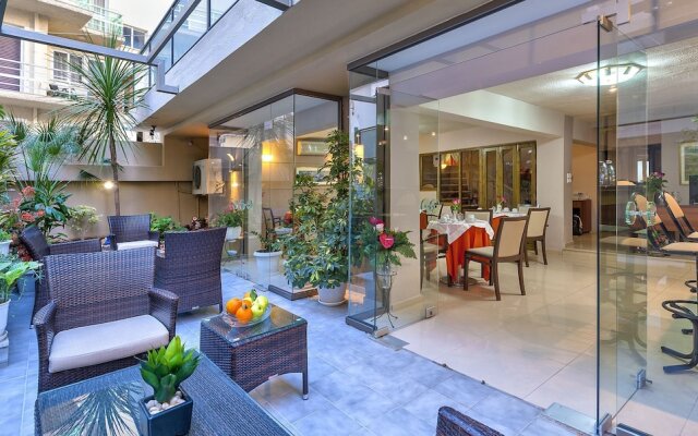 Leonidas Hotel And Apartments