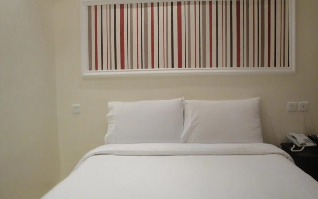Marina Royal Hotel Suites