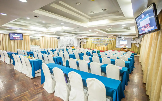 Lopburi Inn