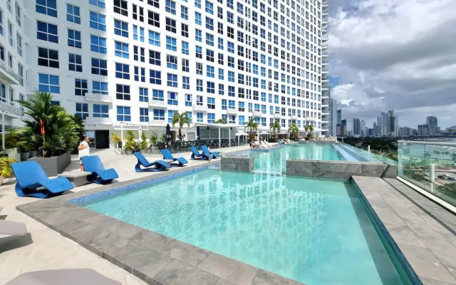 Studio Apartment with Ocean View