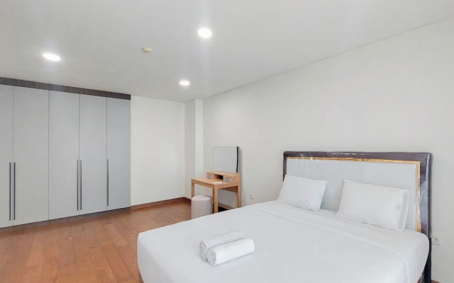 Elegant 2BR Apartment at The Reiz Condominium Medan