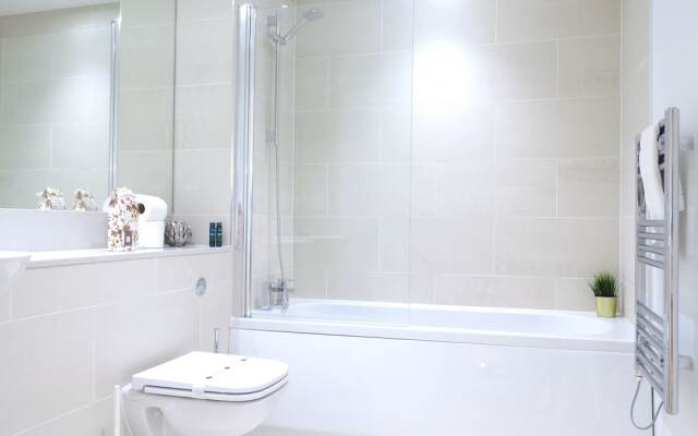 Tudors eSuite Grand Central Aparthotel