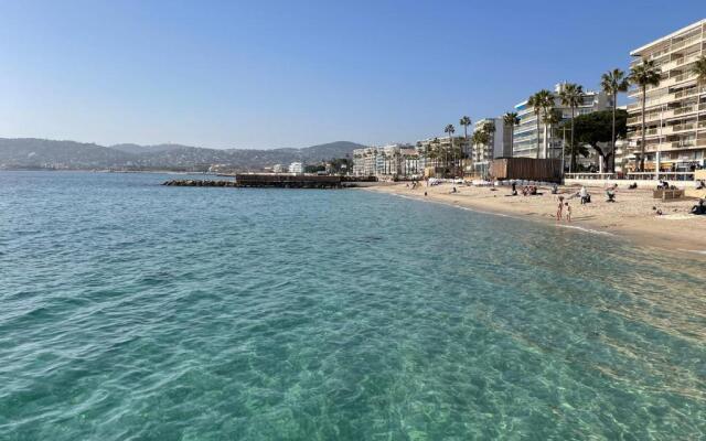 Spacieux F2 climatisé proche de la mer