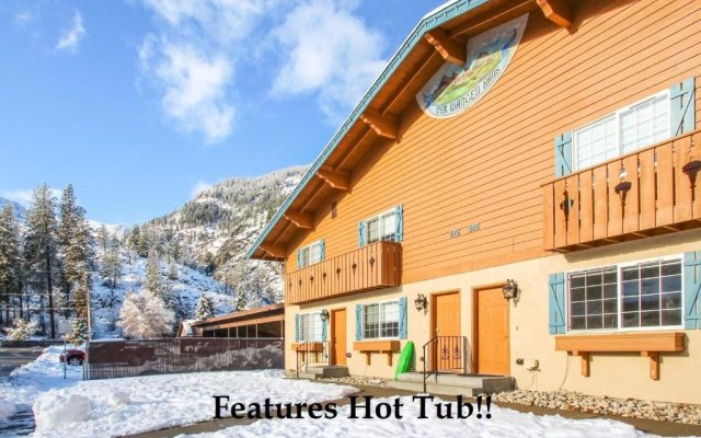 Alpine Escape Downtown Townhome w Hot tub Free Cruiser Bicycles