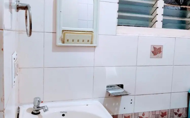 Goroomgo Kaveri Deluxe Lodge Bengaluru