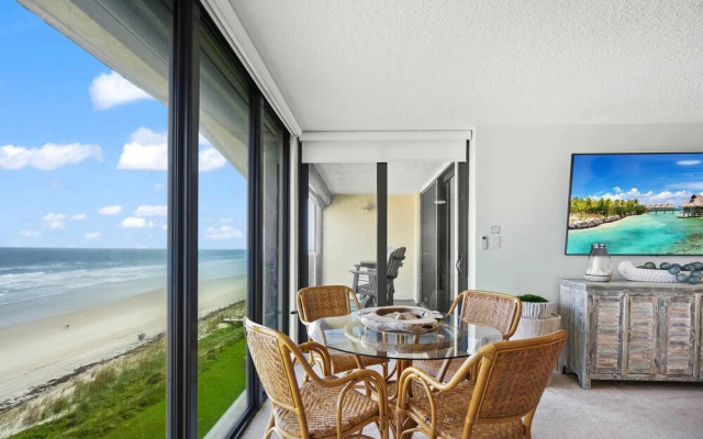 Vast Oceanfront Views Pool Patio Tennis