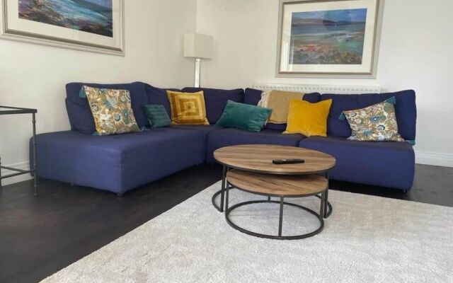 Bright City Centre Flat