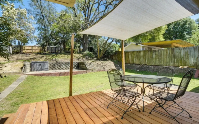 Fayetteville Vacation Rental - 1 Mi to Downtown!
