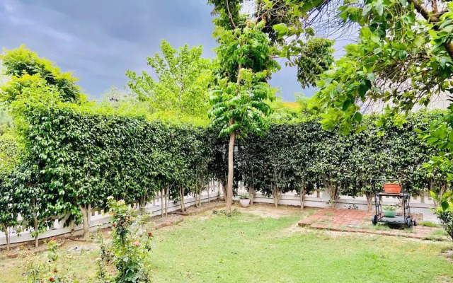 Spring Gardens And Farmstay