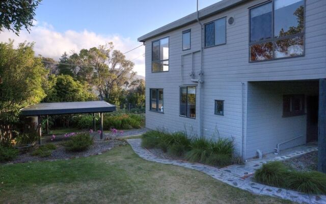 Cove Beach Apartment 1