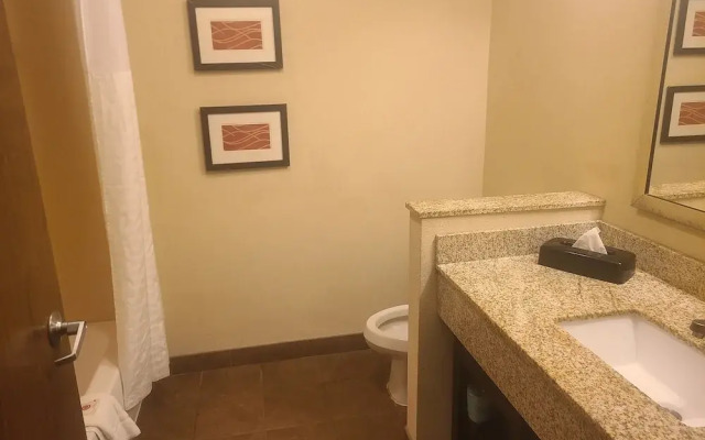 Dothan East Inn & Suites