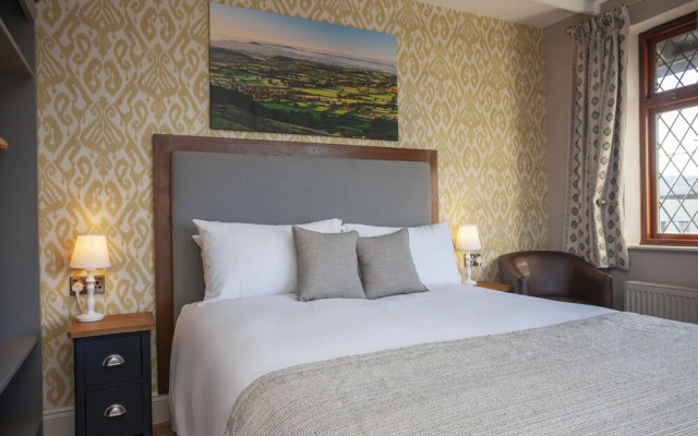 Woodborough Inn
