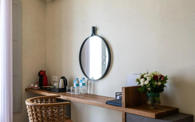 Poseidon Hotel & Suites
