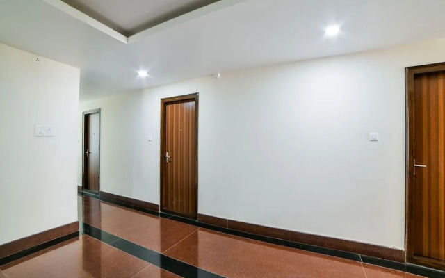 Crown Palace by OYO Rooms