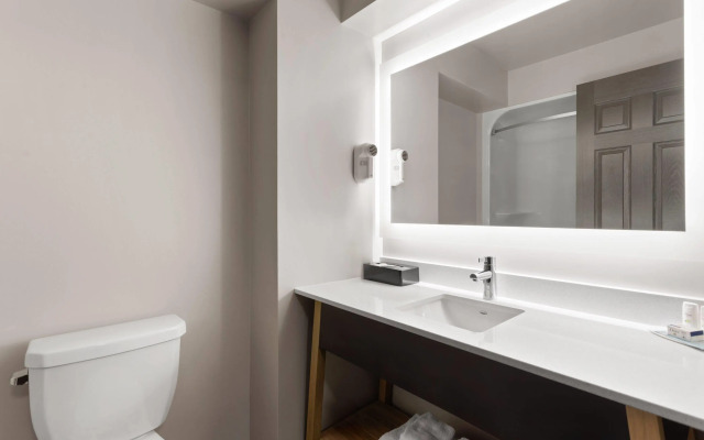 Super 8 by Wyndham Sault Ste Marie On