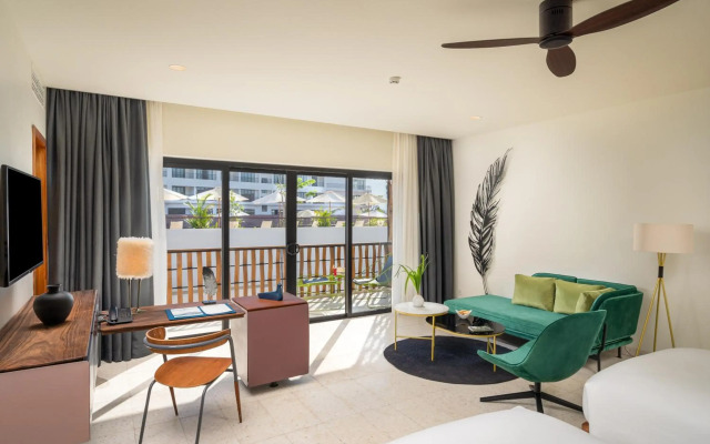 The Aviary Hotel