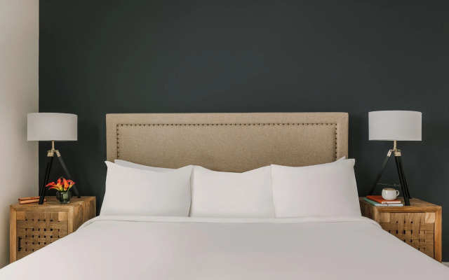 Sonder by Marriott Bonvoy Vista Cay Apartments