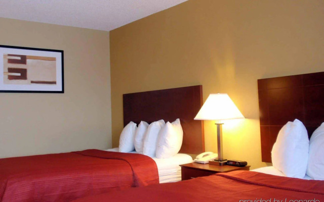 Quality Inn & Suites Davenport near I-80