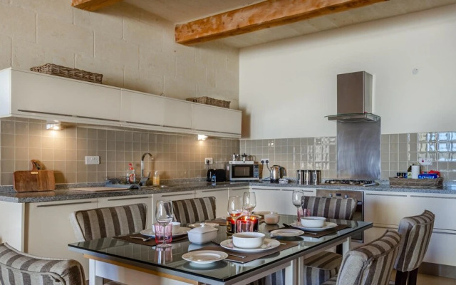 Gozo Escape w Private Pool Terrace BBQ AC
