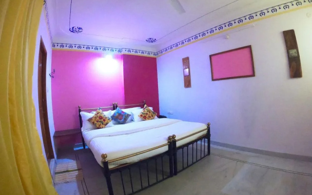 Little Peepal House